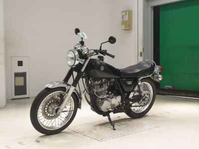 Yamaha SR400 2016
