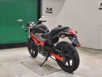 Honda VTR250 2011