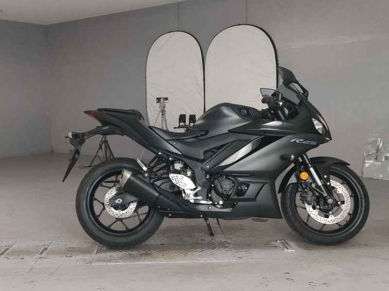 Yamaha YZF-R25 2021