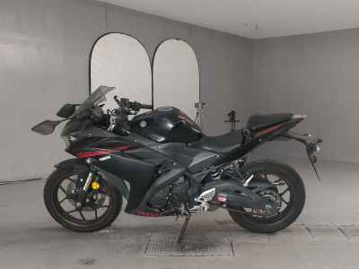 Yamaha YZF-R25 2015