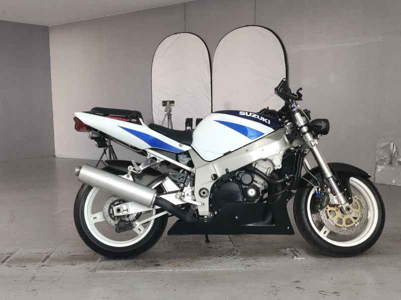 Suzuki GSX-R750