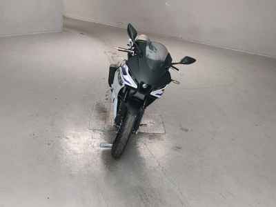 Yamaha YZF-R25 2025
