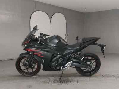 Yamaha YZF-R25 2016