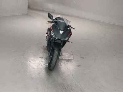 Yamaha YZF-R25 2016