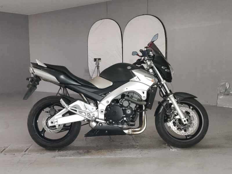 Suzuki GSR600 2006