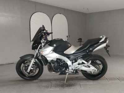 Suzuki GSR600 2006