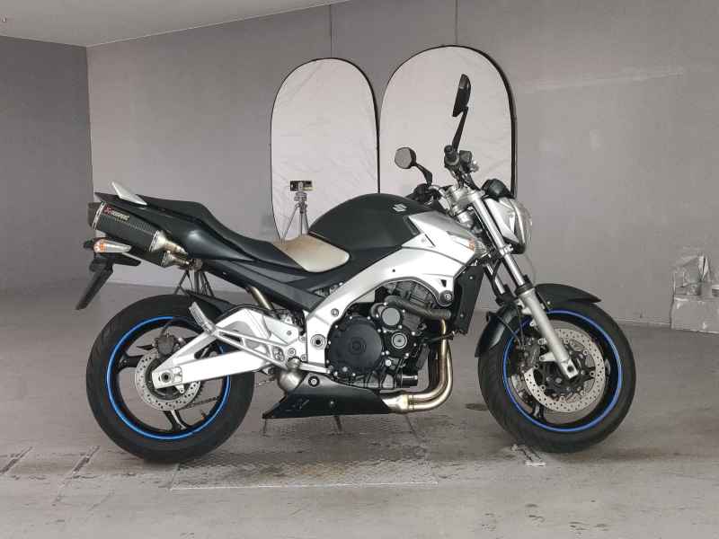 Suzuki GSR400 2006