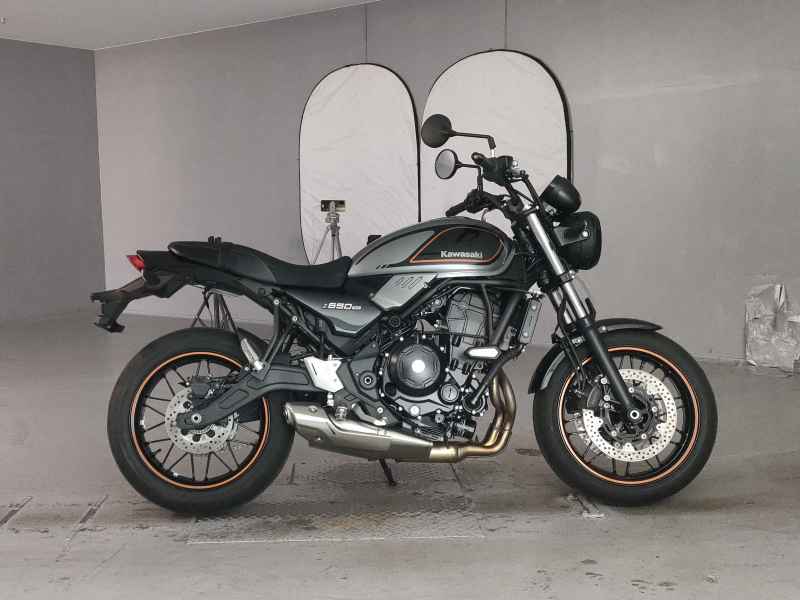 Kawasaki Z650RS 2022