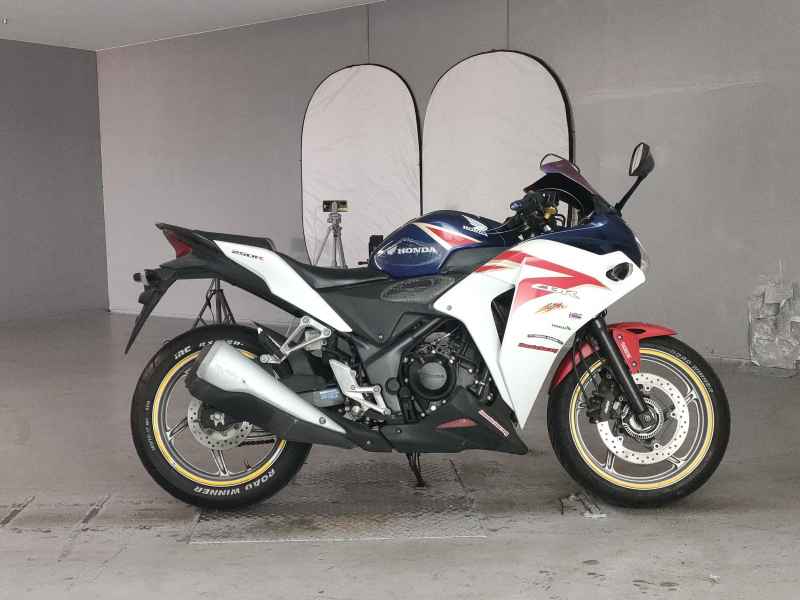 Honda CBR250R 2011