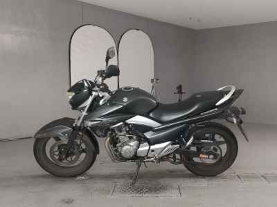 Suzuki GSR250