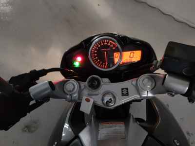 Suzuki GSR250