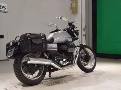 Moto Guzzi V7 Special 2023