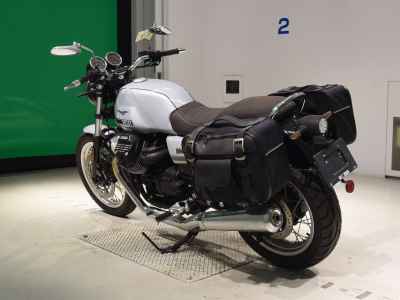 Moto Guzzi V7 Special 2023