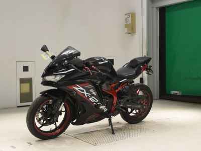 Kawasaki Ninja ZX-25R KRT Edition