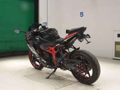 Kawasaki Ninja ZX-25R KRT Edition