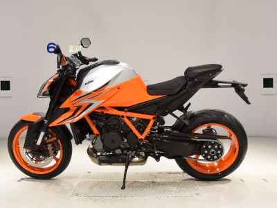 KTM 1290 Super Duke R 2023