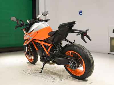 KTM 1290 Super Duke R 2023