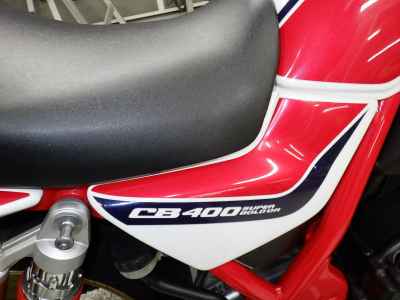 Honda CB400 Super Boldor 2011