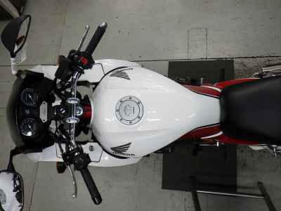 Honda CB400 Super Boldor 2011