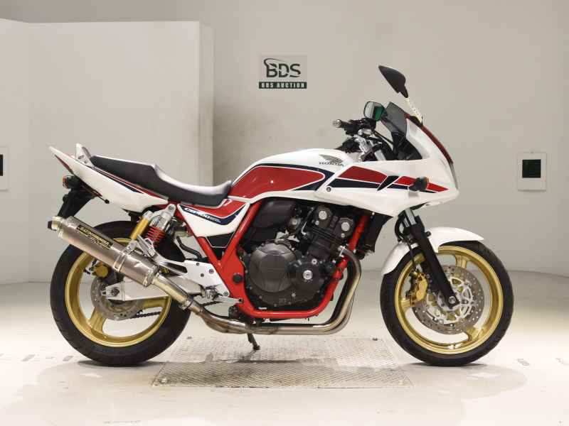 Honda CB400 Super Boldor 2011