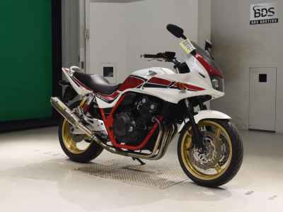 Honda CB400 Super Boldor 2011