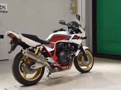 Honda CB400 Super Boldor 2011