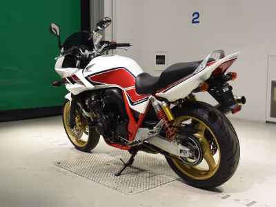 Honda CB400 Super Boldor 2011