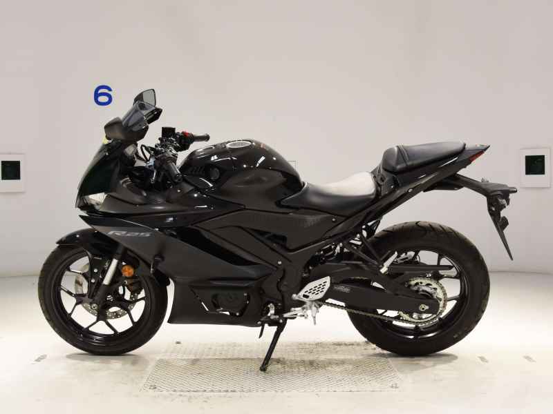 Yamaha YZF-R25 2023