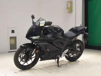 Yamaha YZF-R25 2023