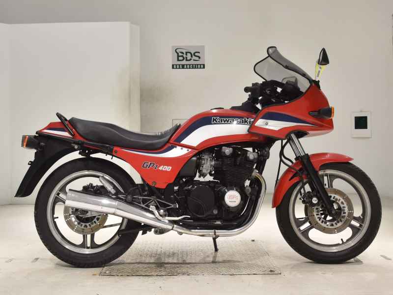 Kawasaki GPZ400 2025