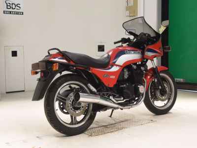 Kawasaki GPZ400 2025