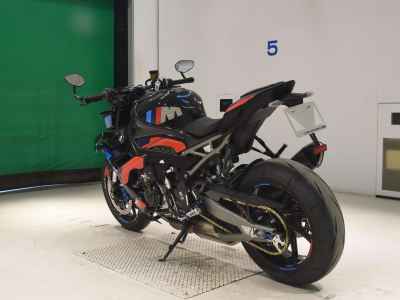 BMW M1000R 2025