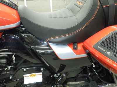 Harley-Davidson Road Glide FLTRXSE1923 CVO 2025