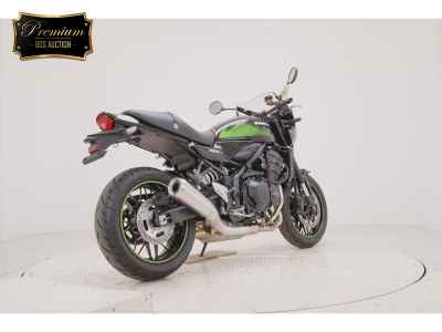 Kawasaki Z900RS Cafe 2025