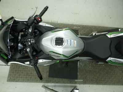 Kawasaki Ninja 7 Hybrid 2025
