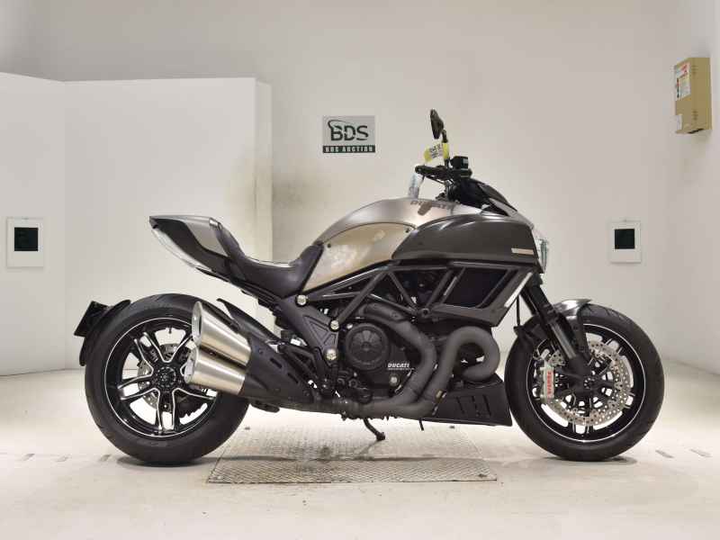 Ducati Diavel 2015