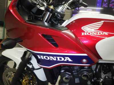 Honda CB400 Super Boldor 2016