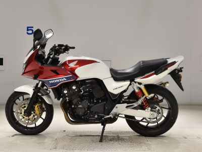 Honda CB400 Super Boldor 2016