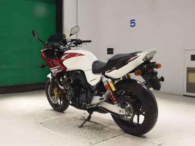 Honda CB400 Super Boldor 2016