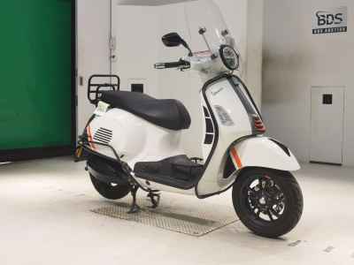 Vespa GTS 300 Super 2024