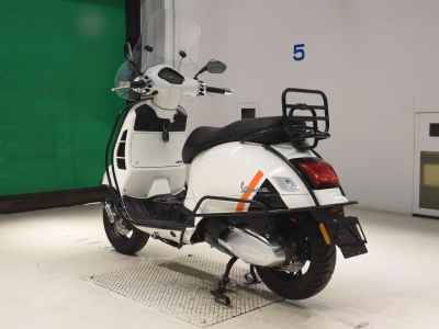 Vespa GTS 300 Super 2024