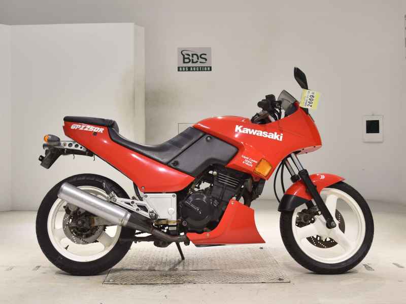 Kawasaki GPZ250R