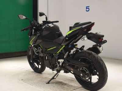 Kawasaki Z400 2023