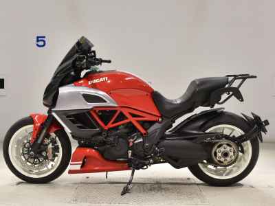Ducati Diavel 2015