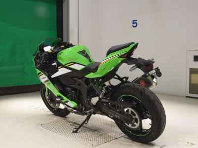Kawasaki Ninja ZX-4RR 2024