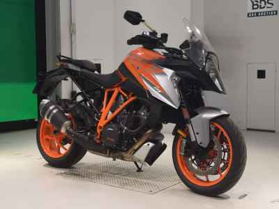 KTM 1290 Super Duke GT 2022