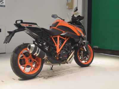 KTM 1290 Super Duke GT 2022