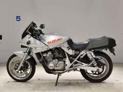 Suzuki GSX250S Katana