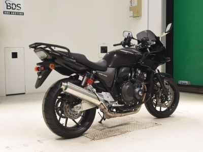 Honda CB400 Super Boldor 2021