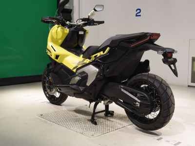 Honda X-Adv 750 2025